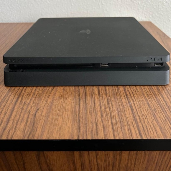 PS4 BUNDLE